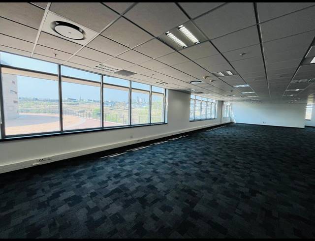 2,050M² OFFICE TO LET IN WATERFALL